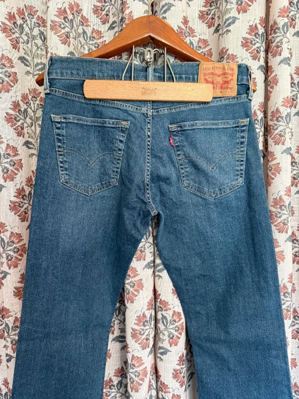 Levis men size